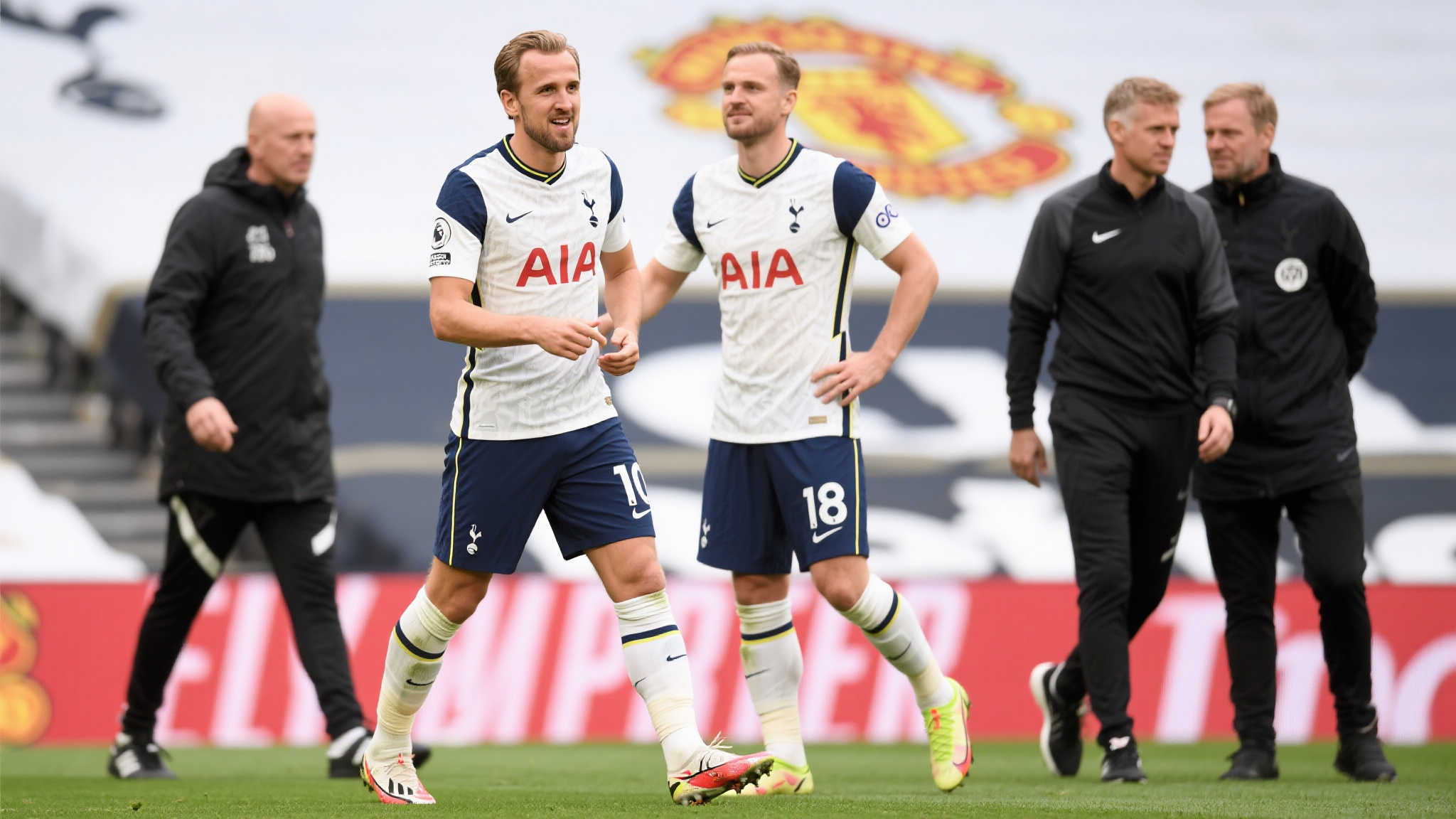 曼联6300万签姆贝莫达共识!奥纳纳坚守阵营,阿莫林无缘大马丁