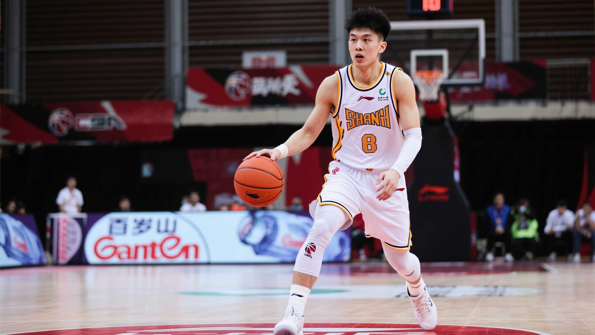 近年来，不管是国家队还是俱乐部层面，徐杰作为后卫线